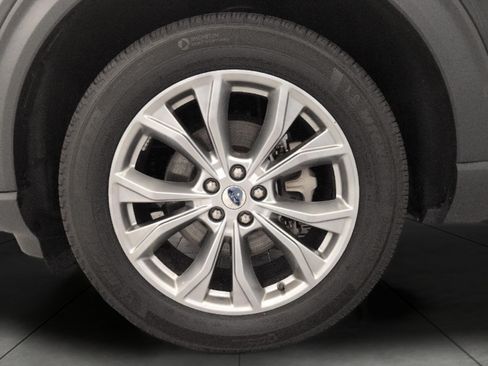Used 2024 Ford Explorer XLT w/ Equipment Group 202A AWD/4WD image 3