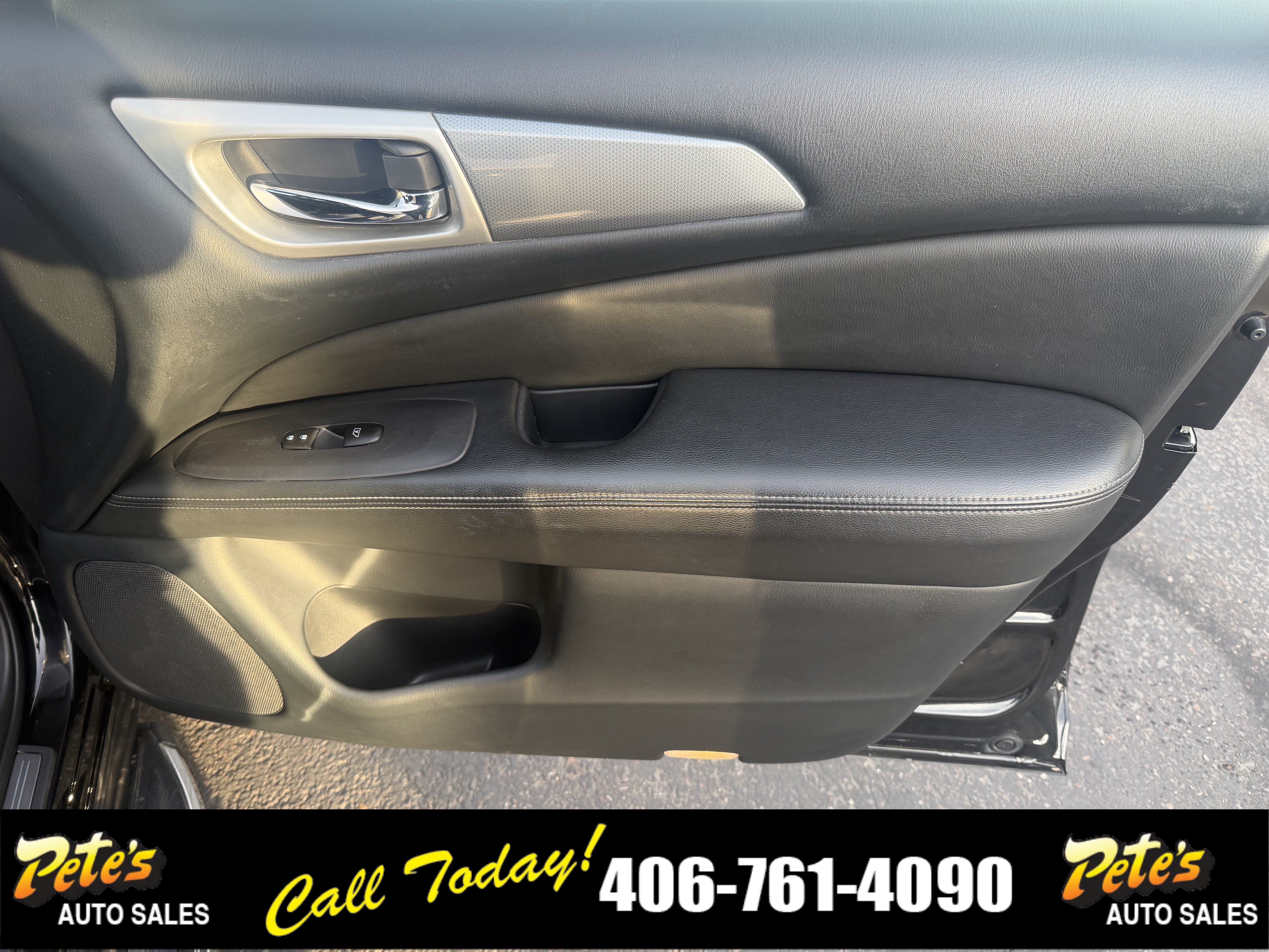Used 2019 Nissan Pathfinder SL w/ SL Premium Package AWD/4WD image 26