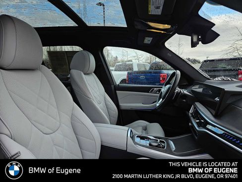 Used 2024 BMW X5 xDrive40i w/ Premium Package image 11