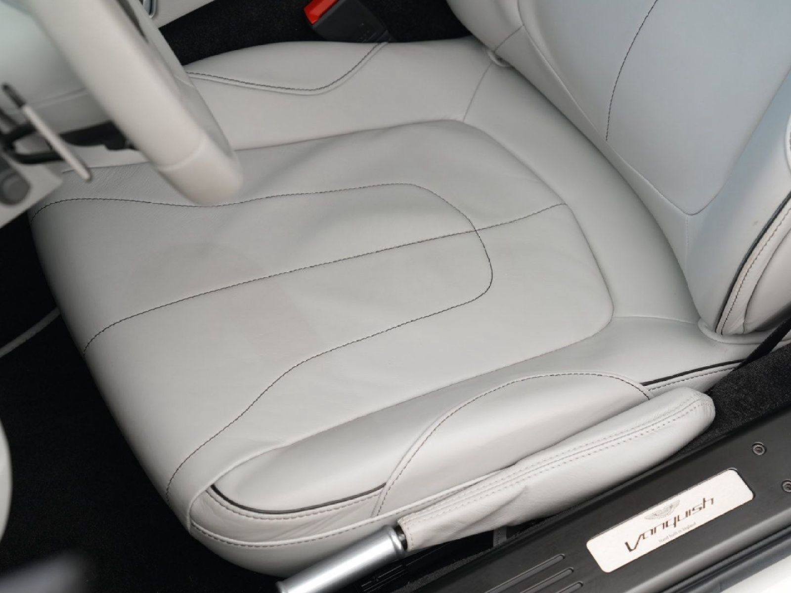 Used 2016 Aston Martin Vanquish Coupe RWD image 12