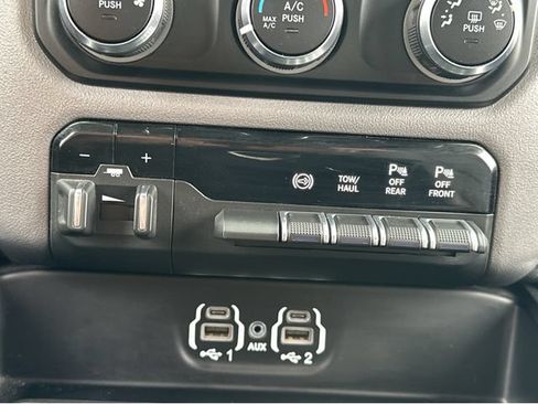 Used 2024 RAM 2500 Big Horn w/ Off Road Package AWD/4WD image 32