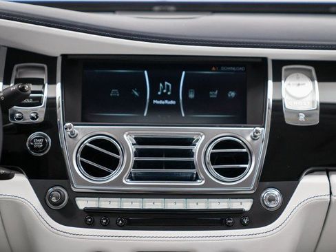 Used 2019 Rolls-Royce Ghost image 18