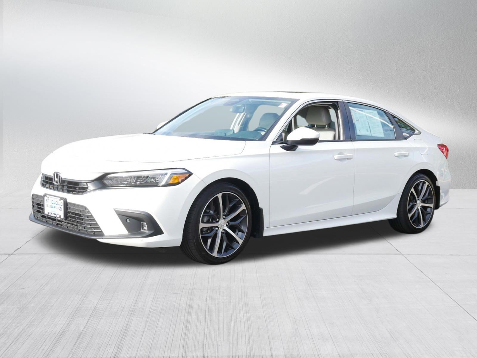Used 2024 Honda Civic Touring image 3