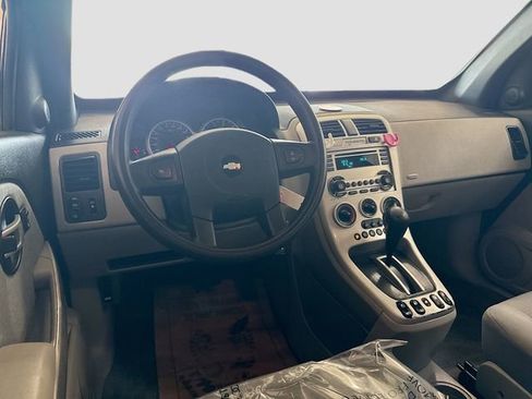 Used 2005 Chevrolet Equinox LS w/ Preferred Equipment Group AWD/4WD image 17