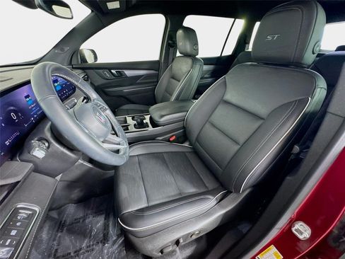 Certified 2025 Buick Enclave Sport Touring w/ Power Package FWD image 11
