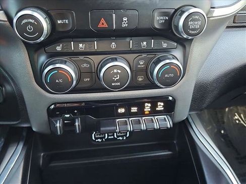 Used 2022 RAM 2500 Laramie w/ Night Edition image 14