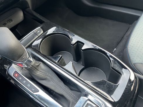 Used 2025 Chevrolet Trax LT w/ LT Convenience Package image 39