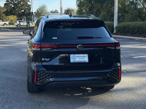 New 2026 Volkswagen Tiguan SE R-Line image 7
