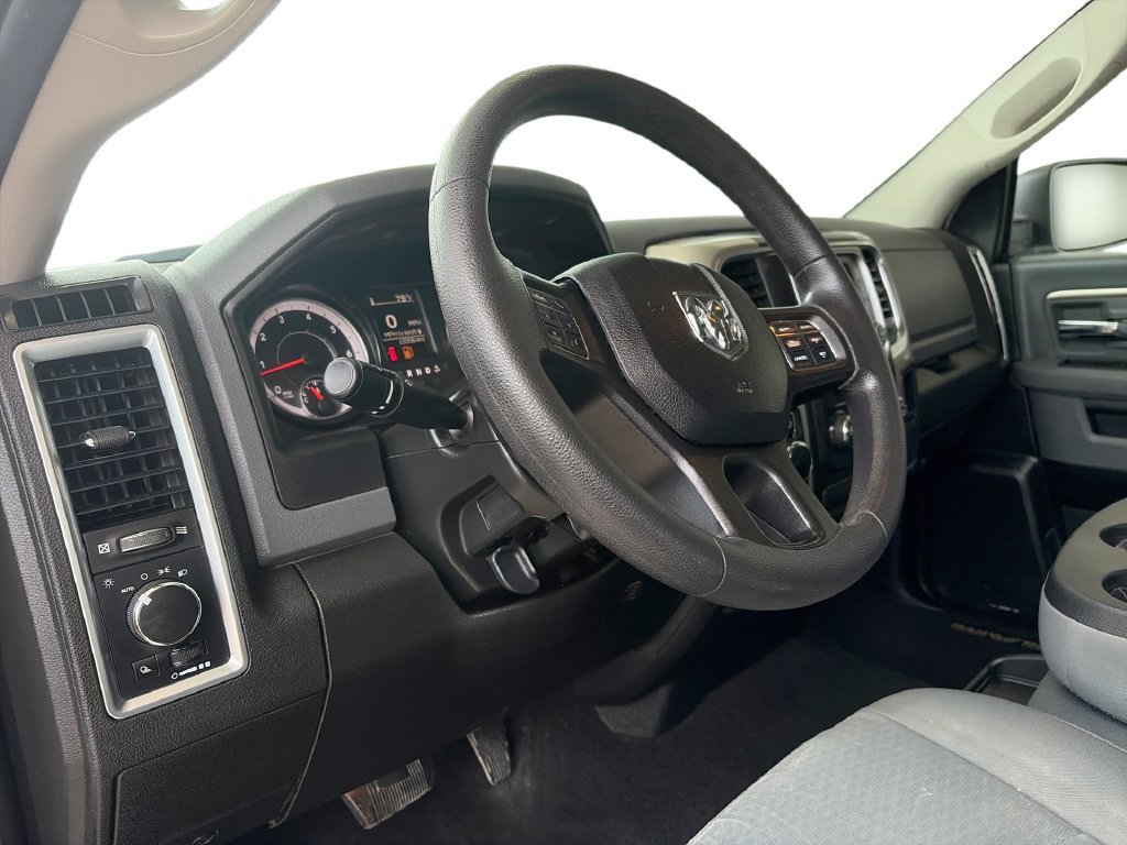 Used 2020 RAM 1500 Classic SLT RWD image 10