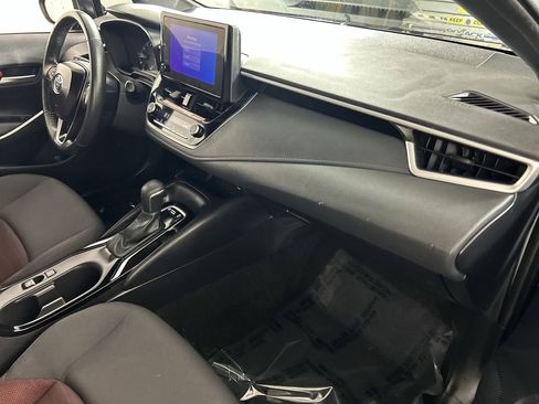 Used 2025 Toyota Corolla SE image 27