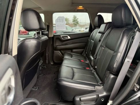 Used 2018 Nissan Pathfinder SL w/ SL Premium Package image 32