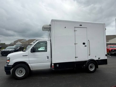 Used 2023 Ford E-350 and Econoline 350 Super Duty w/ Power Windows & Locks Group RWD image 6