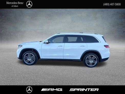 Used 2024 Mercedes-Benz GLS 450 4MATIC image 2