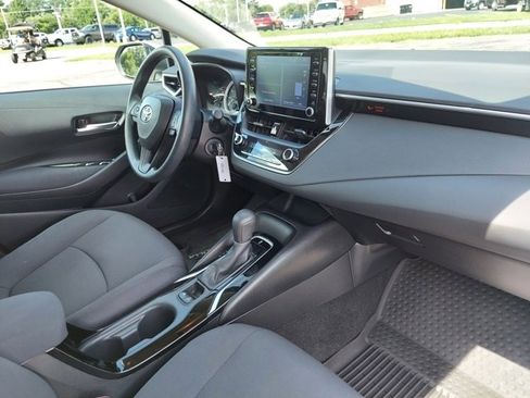 Used 2020 Toyota Corolla LE image 20