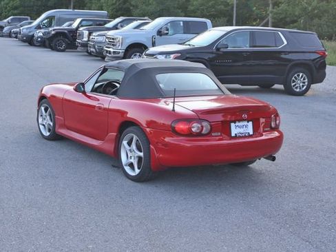 Used 2005 MAZDA MX-5 Miata w/ Convenience Pkg RWD image 5