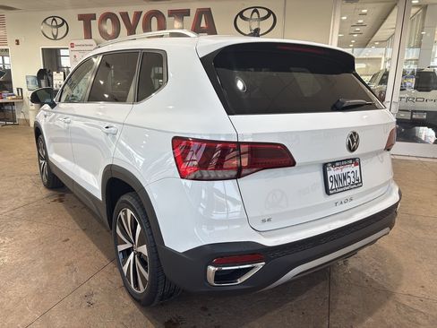 Used 2024 Volkswagen Taos SE FWD image 8