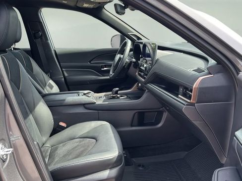 Used 2025 Toyota Grand Highlander AWD Hybrid image 10