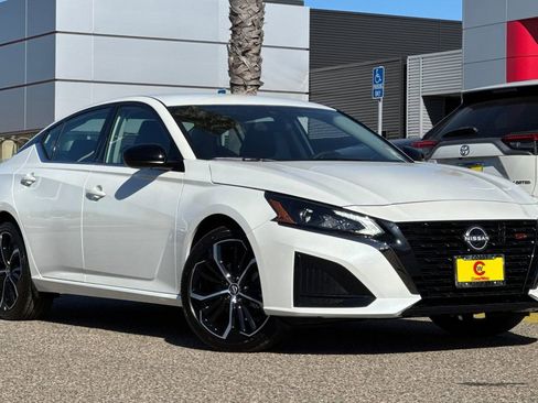New 2025 Nissan Altima 2.5 SR image 2