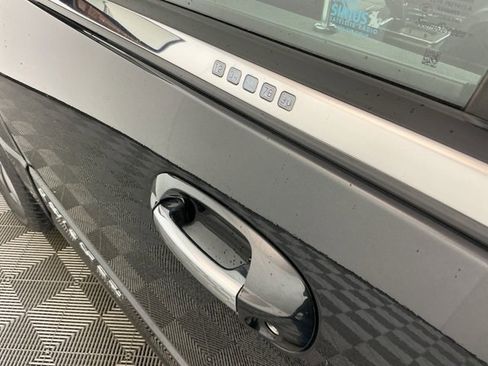 Used 2015 Lincoln Navigator L 4WD image 9