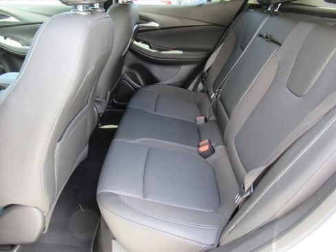 Used 2022 Buick Encore GX Select w/ Safety Package II image 25