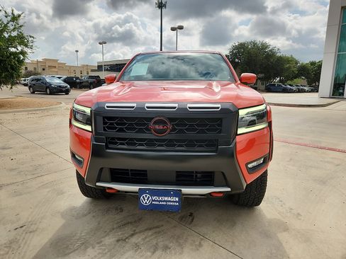 Used 2025 Nissan Frontier PRO-4X w/ Tow Package AWD/4WD image 2