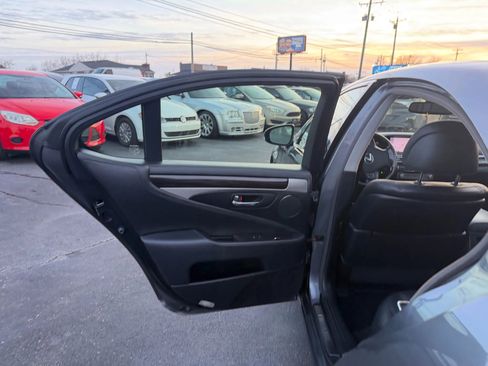 Used 2013 Lexus LS 460 AWD image 33