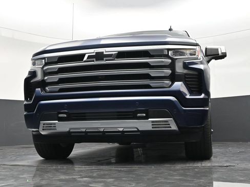 Used 2023 Chevrolet Silverado 1500 High Country w/ High Country Premium Package AWD/4WD image 24