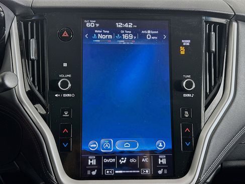 Used 2021 Subaru Outback Premium image 18