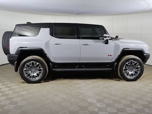 Used 2024 GMC Hummer EV 3X w/ LPO, Illumination Package AWD/4WD image 16