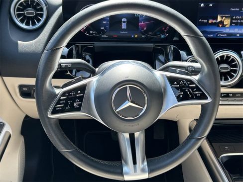 Used 2024 Mercedes-Benz GLA 250 image 32