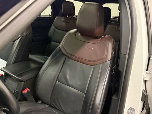 Used 2023 Ford Explorer Platinum w/ Technology Package image 46