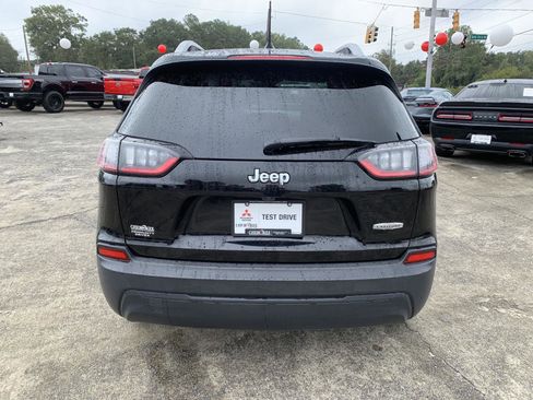Used 2021 Jeep Cherokee Latitude image 4
