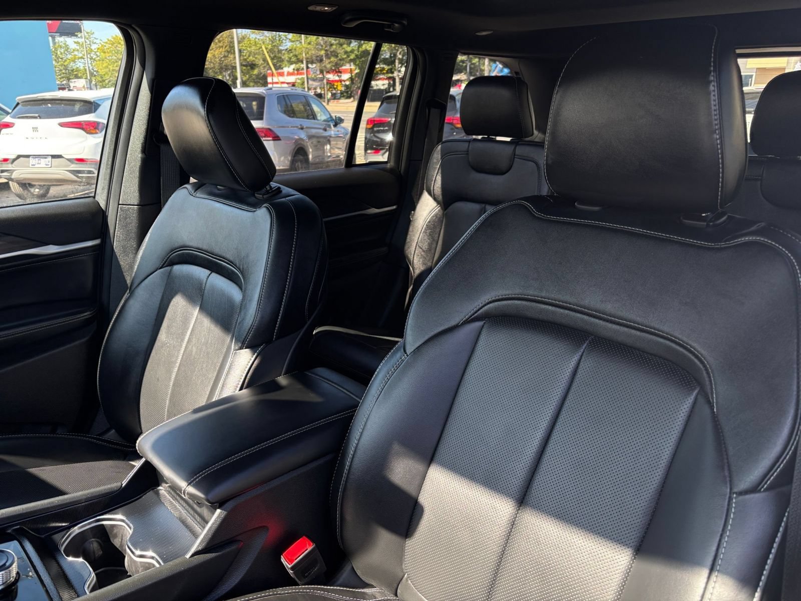 Used 2026 Jeep Grand Cherokee Limited AWD/4WD image 37