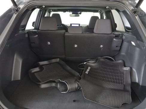 Used 2023 Toyota RAV4 SE w/ Weather & Moonroof Package image 21