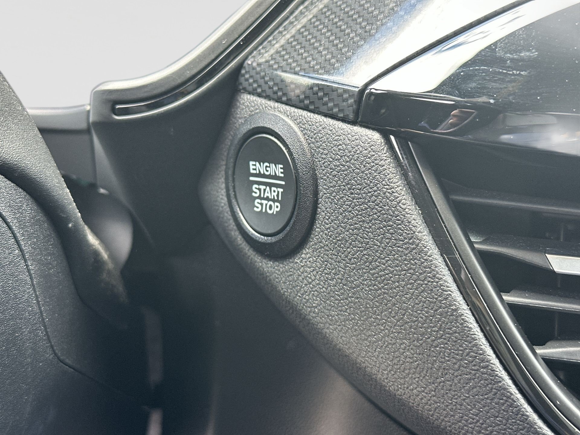 Used 2025 Ford Escape ST-Line AWD/4WD image 17