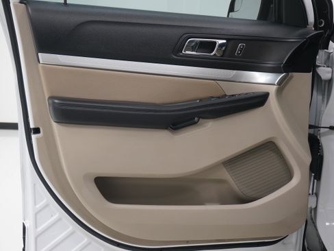 Used 2019 Ford Explorer FWD image 14