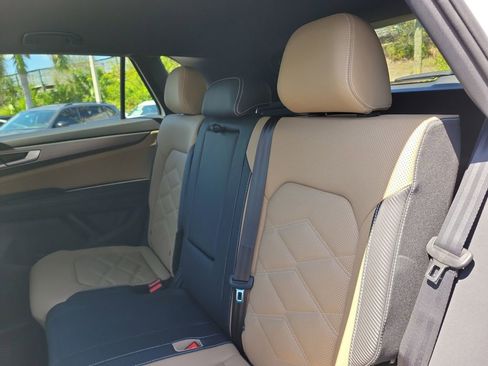 Used 2026 Volkswagen Atlas Cross Sport SE image 10