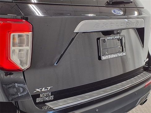 Certified 2023 Ford Explorer XLT w/ Equipment Group 202A image 28
