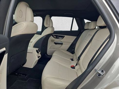 Used 2023 Mercedes-Benz GLC 300 image 18