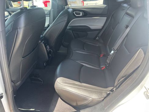 Used 2025 Jeep Compass Limited AWD/4WD image 25