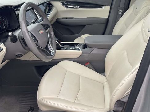 Used 2020 Cadillac XT6 Premium Luxury image 14