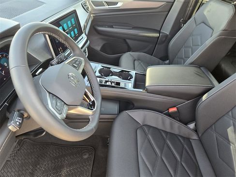 New 2026 Volkswagen Atlas Cross Sport SE image 11