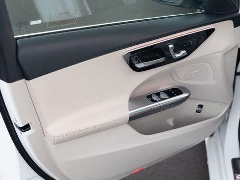 Used 2023 Mercedes-Benz C 300 4MATIC Sedan image 42