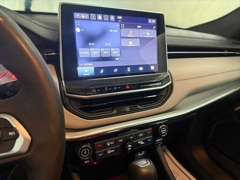 Certified 2023 Jeep Compass Limited image 35