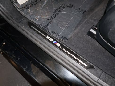 Used 2021 BMW X6 M w/ Competition Package AWD/4WD image 19