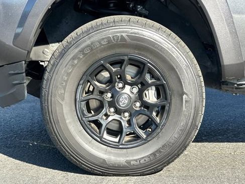 Certified 2021 Toyota Tacoma SR5 image 29