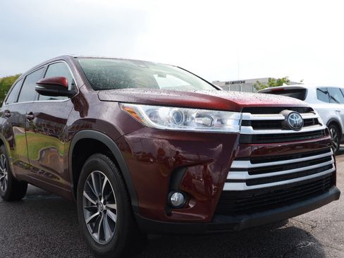 Used 2018 Toyota Highlander XLE FWD image 7