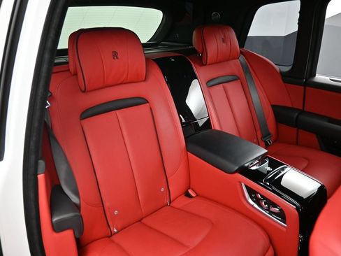 Certified 2019 Rolls-Royce Cullinan AWD/4WD image 31