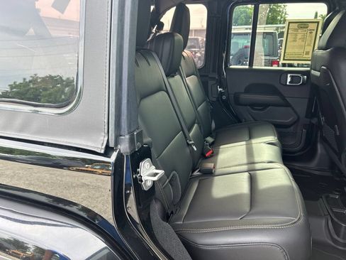 Certified 2025 Jeep Wrangler Unlimited Sahara AWD/4WD image 27