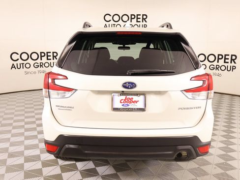 Used 2022 Subaru Forester Premium AWD/4WD image 22